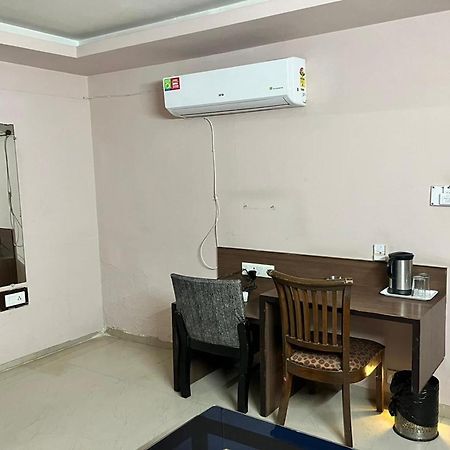 Hotel Shailly Inn Ahmedabad Exterior foto