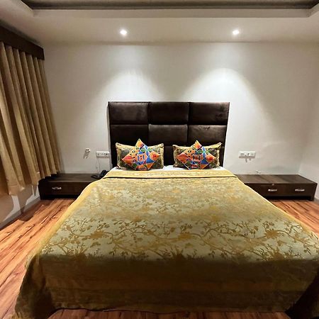 Hotel Shailly Inn Ahmedabad Exterior foto