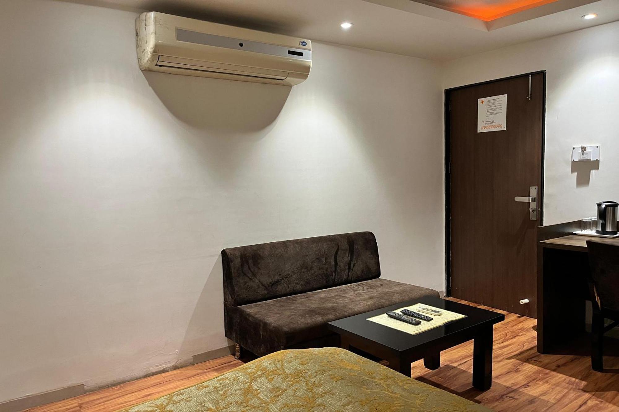 Hotel Shailly Inn Ahmedabad Exterior foto